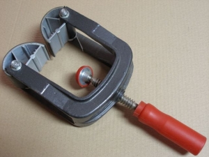 Ścisk samozaciskowy