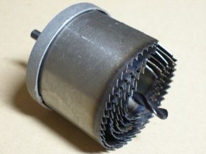 Otwornica piłkowa do drewna /zęby hartowane/