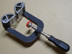 Ścisk samozaciskowy jednostronny