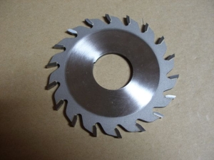 Frez piłkowy z węglikami spiekanymi